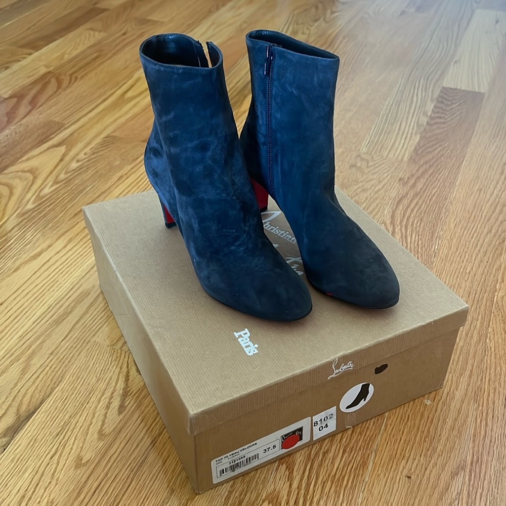Louboutin Top 70 Veau Velour (Color: Fusain / Grey)